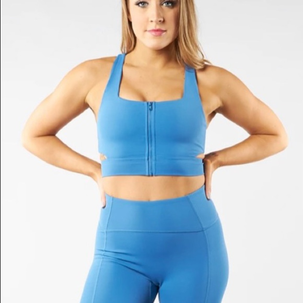 Buffbunny Blizzard Zip Up Sports Bra-
Glacier